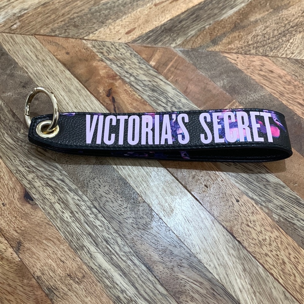 Victoria’s Secret Keychain Handle